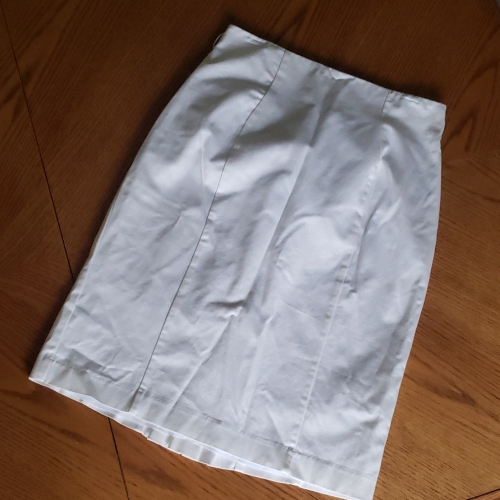 Worthington Size 12 Skirt Adorable Back Detail